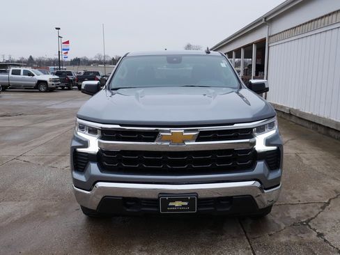 Used 2025 Chevrolet Silverado 1500 LT image 3