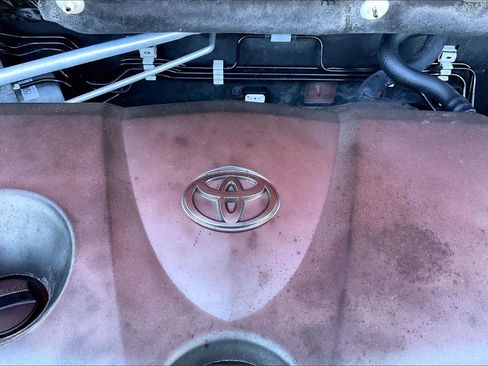 Used 2019 Toyota RAV4 LE FWD image 62