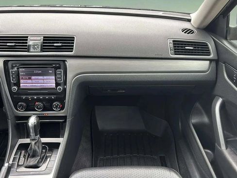 Used 2014 Volkswagen Passat TDI SE image 32