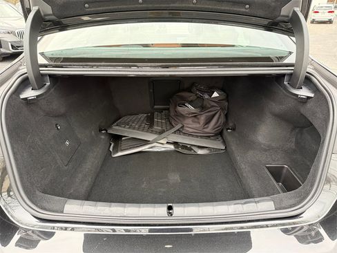 Certified 2025 BMW 750e xDrive w/ Executive Package image 37