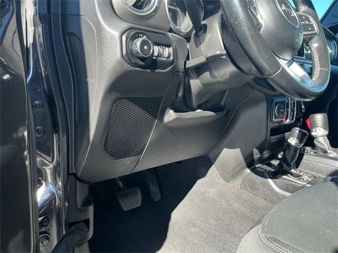 Used 2021 Jeep Wrangler Unlimited Sahara w/ Uconnect 4C Nav & Sound Group image 27