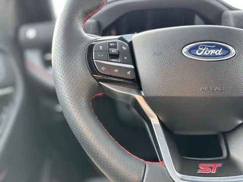 Certified 2025 Ford Explorer ST image 32