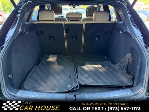 Used 2020 Porsche Macan AWD/4WD image 17