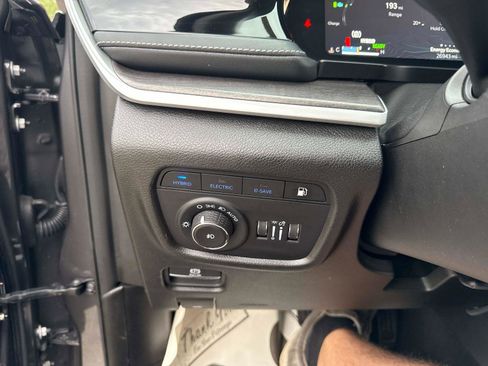 Used 2024 Jeep Grand Cherokee Limited 4xe image 30