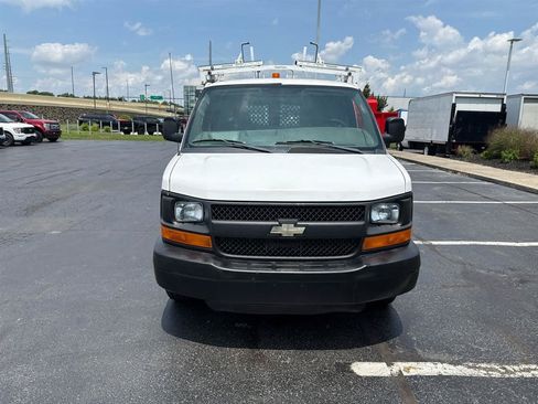 Used 2011 Chevrolet Express 2500 RWD image 3