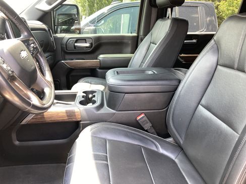 Used 2020 Chevrolet Silverado 3500 High Country w/ Technology Package image 3