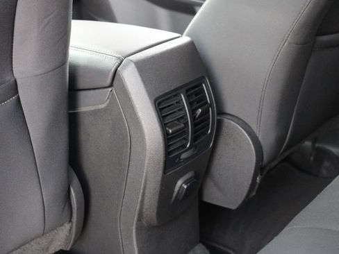 Used 2018 Ford Escape SE FWD image 22