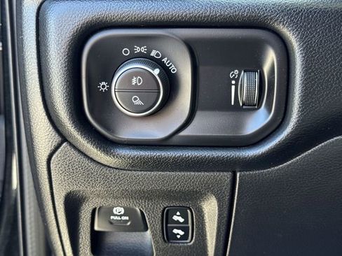 Used 2020 RAM 1500 Big Horn AWD/4WD image 17