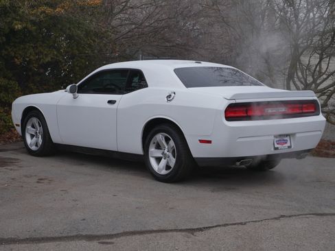 Used 2013 Dodge Challenger SXT image 14
