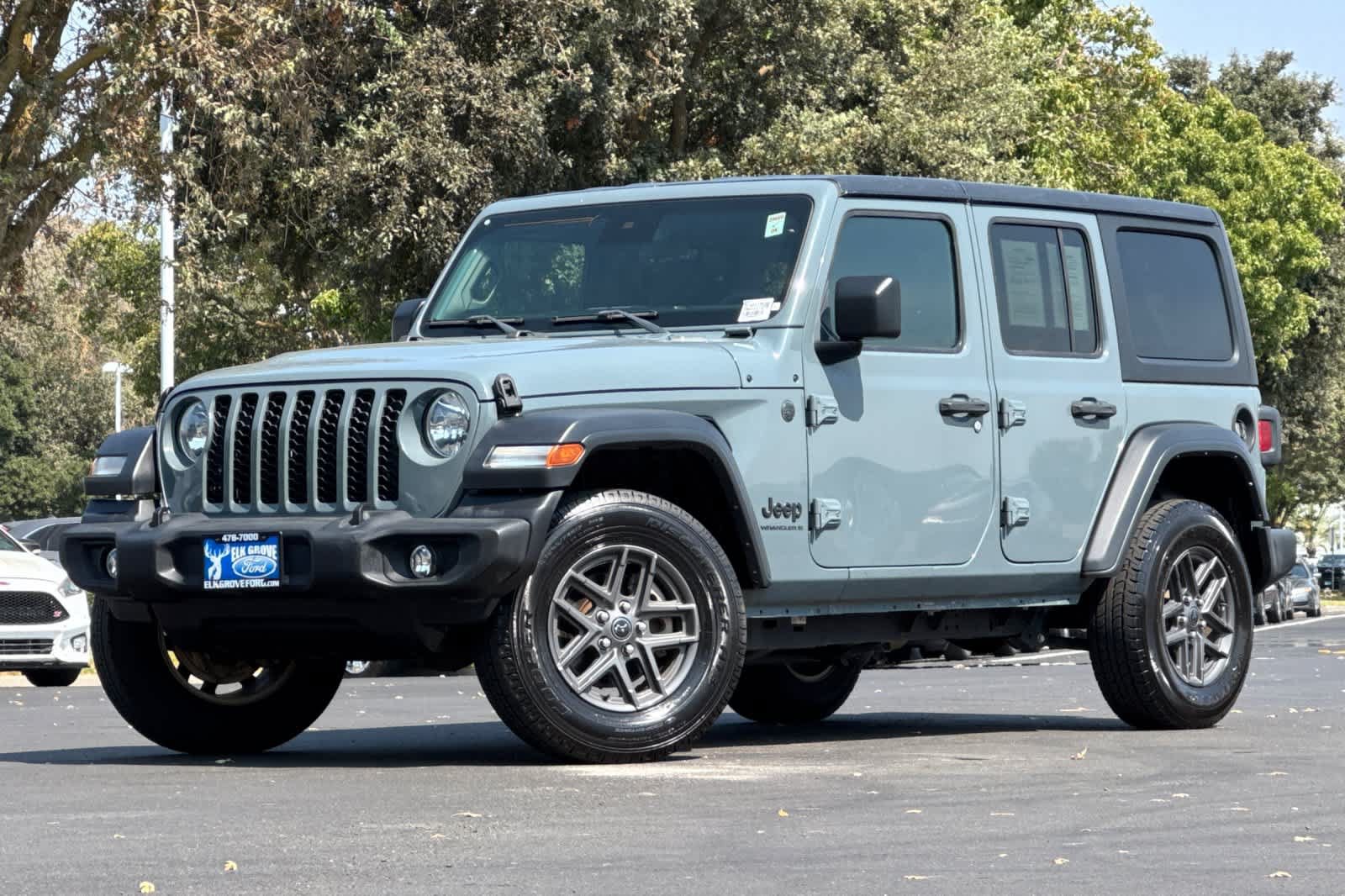 Used 2024 Jeep Wrangler Unlimited Sport AWD/4WD image 1