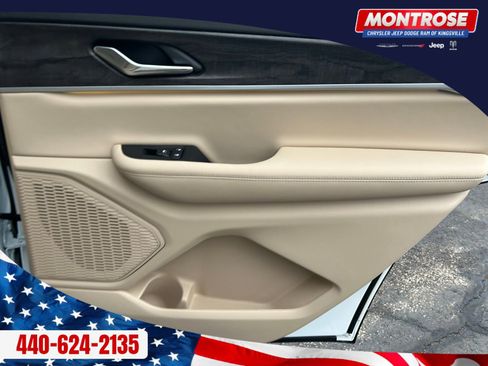 New 2025 Jeep Grand Cherokee L Limited w/ Luxury Tech Group II AWD/4WD image 28
