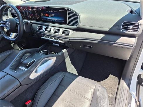 Used 2024 Mercedes-Benz GLS 580 4MATIC image 20