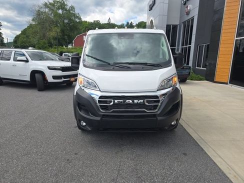 Used 2025 RAM ProMaster 2500 w/ U-Haul Equipment Group FWD image 2