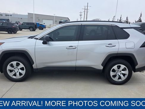 Used 2021 Toyota RAV4 LE image 2