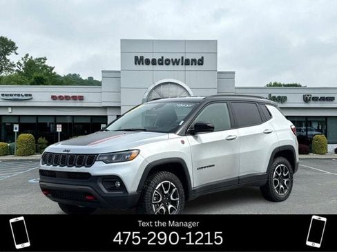 Certified 2025 Jeep Compass Trailhawk w/ Trailhawk Convenience Group AWD/4WD image 1