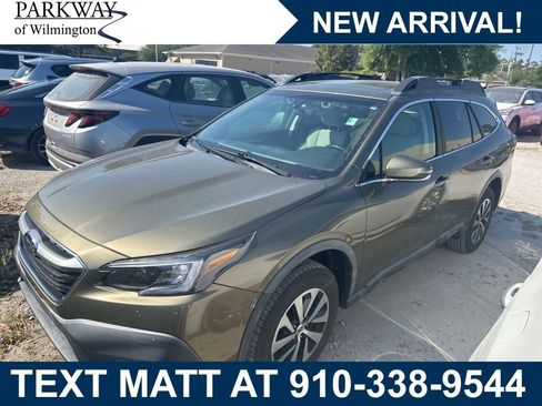 Used 2020 Subaru Outback Premium AWD/4WD image 1