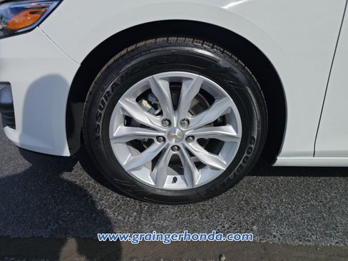 Used 2025 Chevrolet Malibu LT FWD image 9