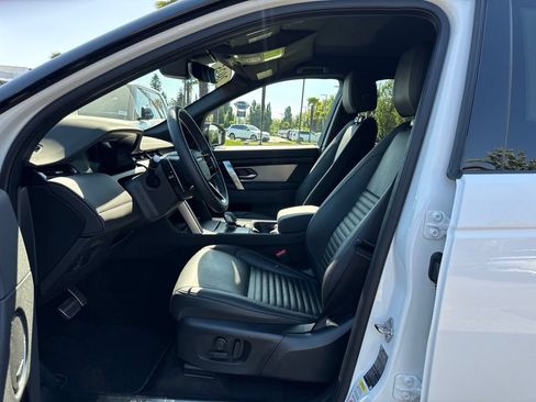 Certified 2025 Land Rover Discovery Sport Dynamic SE AWD/4WD image 5