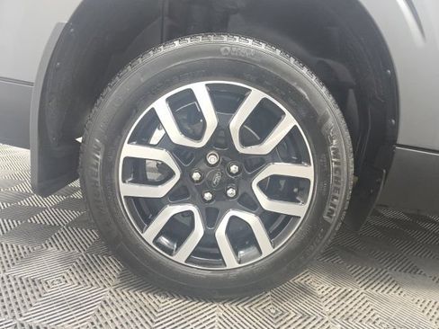 Used 2023 Ford Maverick Lariat FWD image 7