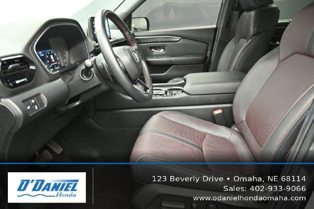 Used 2025 Honda Pilot Black Edition image 27