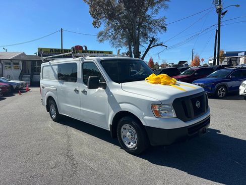 Used 2014 Nissan NV 2500 SV RWD image 14