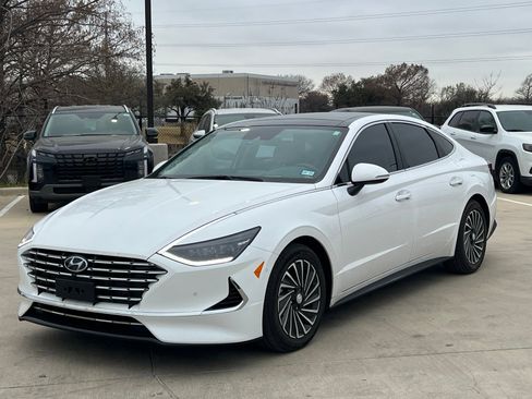 Certified 2023 Hyundai Sonata Limited w/ Cargo Package image 5