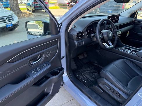 Certified 2026 Honda Pilot Touring image 12