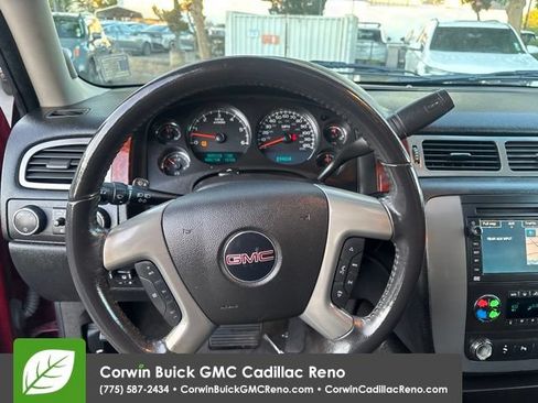 Used 2011 GMC Yukon XL SLT AWD/4WD image 17