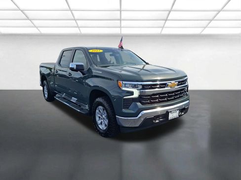 Used 2025 Chevrolet Silverado 1500 LT w/ Safety Package AWD/4WD image 1