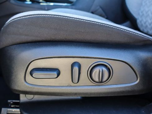 Used 2024 Chevrolet Equinox LT image 11