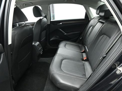 Used 2020 Volkswagen Passat 2.0T SEL image 14