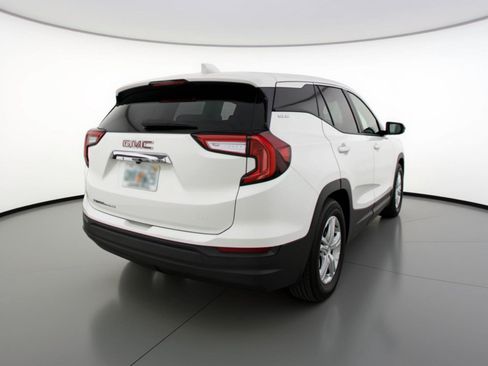 Used 2024 GMC Terrain SLE image 9
