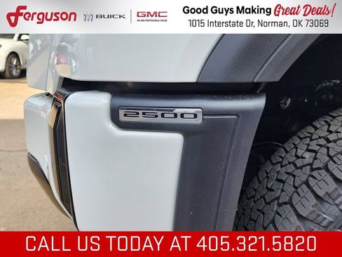 New 2026 GMC Sierra 2500 AT4 w/ AT4 Premium Plus Package AWD/4WD image 11