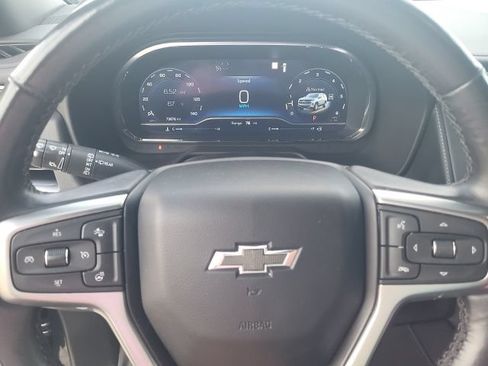 Used 2022 Chevrolet Tahoe Z71 w/ Luxury Package AWD/4WD image 5