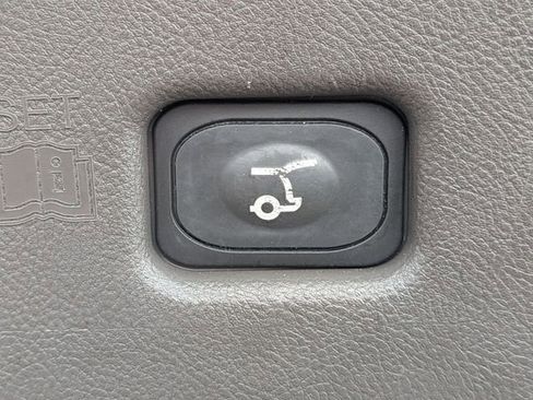 Used 2023 Lincoln Nautilus AWD w/ Premium Package image 18