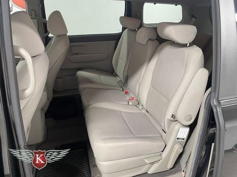 Used 2016 Kia Sedona LX w/ LX Convenience Package FWD image 21