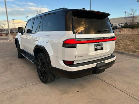 Used 2024 Lexus GX 550 image 8