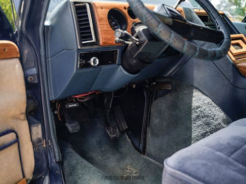 Used 1988 Chevrolet G20 RWD image 25