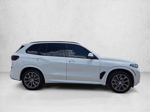 Used 2025 BMW X5 sDrive40i w/ M Sport Package RWD image 4