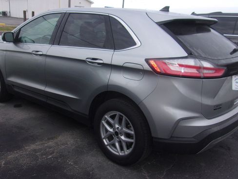 Used 2023 Ford Edge SEL image 2