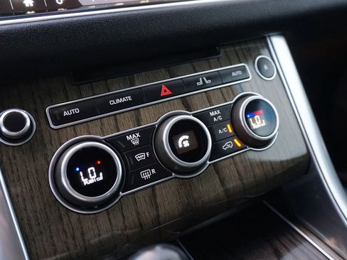 Used 2017 Land Rover Range Rover Sport HSE image 18