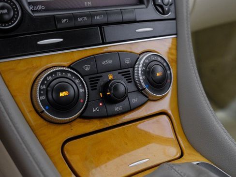 Used 2008 Mercedes-Benz SL 550 image 24