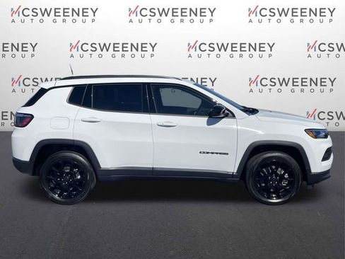 New 2026 Jeep Compass Latitude image 2