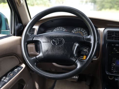 Used 2000 Toyota 4Runner SR5 w/ Upgrade Value Pkg 2 RWD image 26