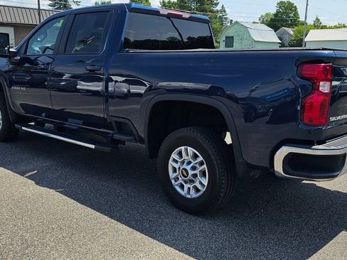Used 2022 Chevrolet Silverado 2500 LT w/ Convenience Package AWD/4WD image 6