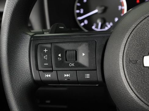 Certified 2024 Nissan Rogue SV FWD image 26
