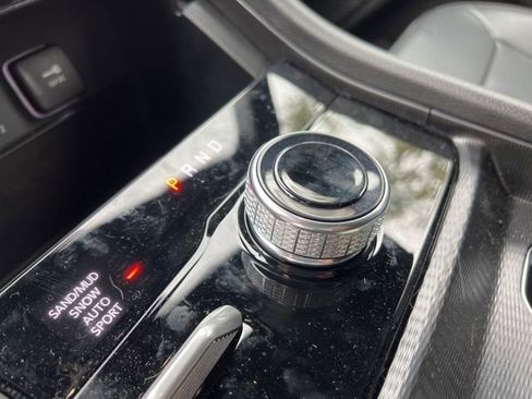 Used 2025 Jeep Grand Cherokee L Limited w/ Black Appearance Package image 19