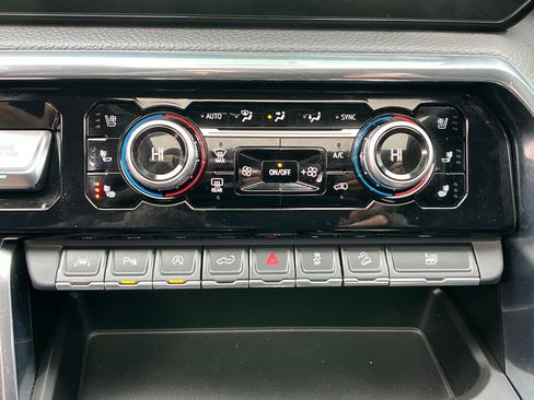 Used 2024 GMC Sierra 1500 Denali image 17