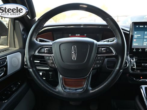 Used 2023 Lincoln Navigator Reserve AWD/4WD image 10