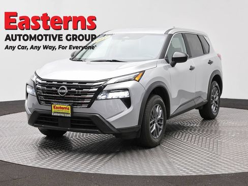 Used 2024 Nissan Rogue S AWD/4WD image 1
